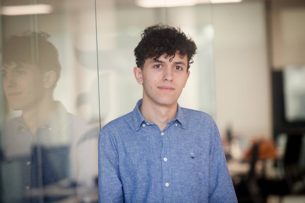 Con nombre propio: Alejandro Gayol, una historia de superación