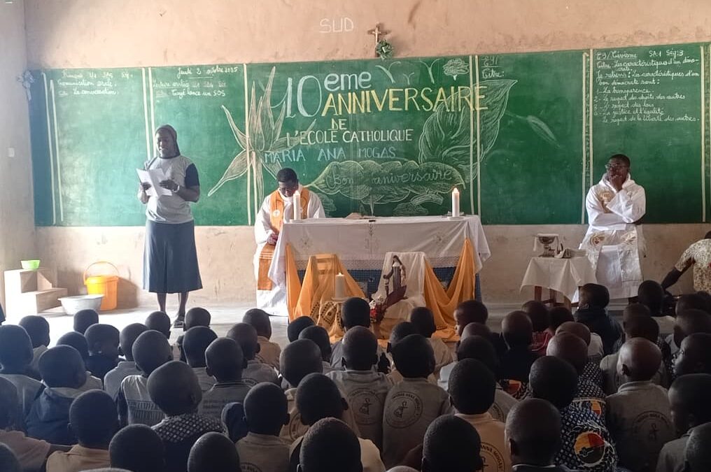 10 años de fundación de la escuela de Kaki-Koka, Benín