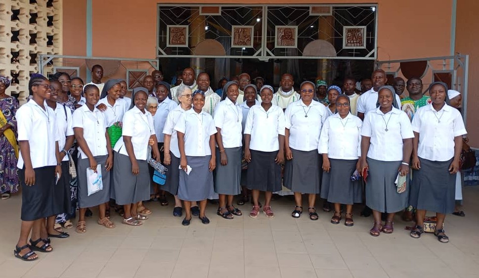50 años de presencia de las Franciscanas Misioneras de la Madre del Divino Pastor en Benín